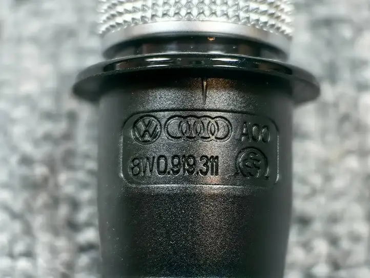 Audi A3/S3 8V (2016 - 2020) 8W0919311 Розетка 12V (задняя) — фото 3