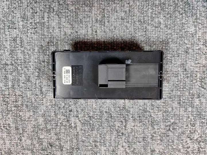 Audi A3/S3 8V (2016 - 2020) 8V0959851G Кнопка стеклоподъемников — фото 2