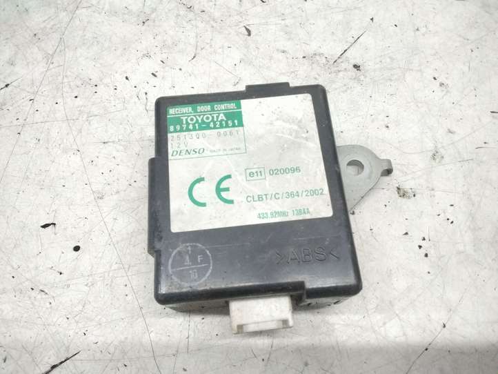 Toyota RAV 4 (XA20) (2000 - 2005)  8974142151 Блок управления центрального замка