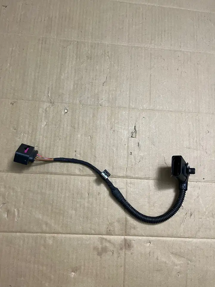 Audi A3/S3 8V (2012 - 2016) 8K0973805 Плюсовой провод аккумулятора — фото 1