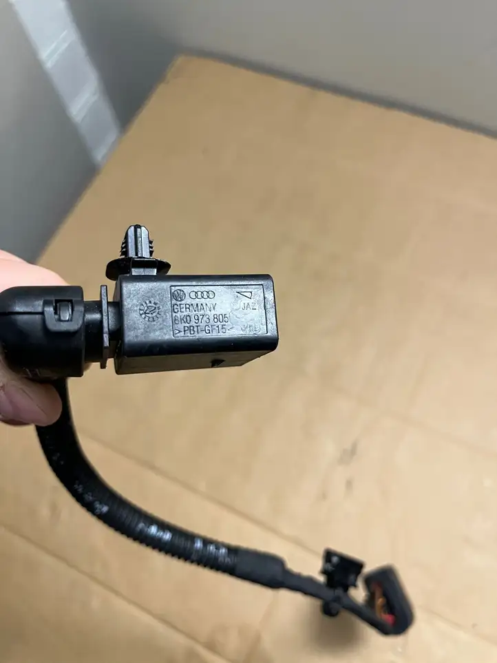 Audi A3/S3 8V (2012 - 2016) 8K0973805 Плюсовой провод аккумулятора — фото 2