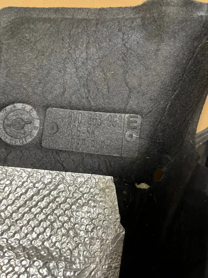Audi A3/S3 8V (2012 - 2016) 8V0863993E Пепельница — фото 2