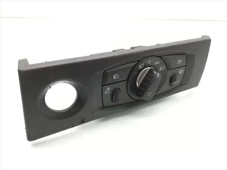BMW 5 E60 E61 (2004 - 2010) 6988555 Включатель фонарей — фото 1