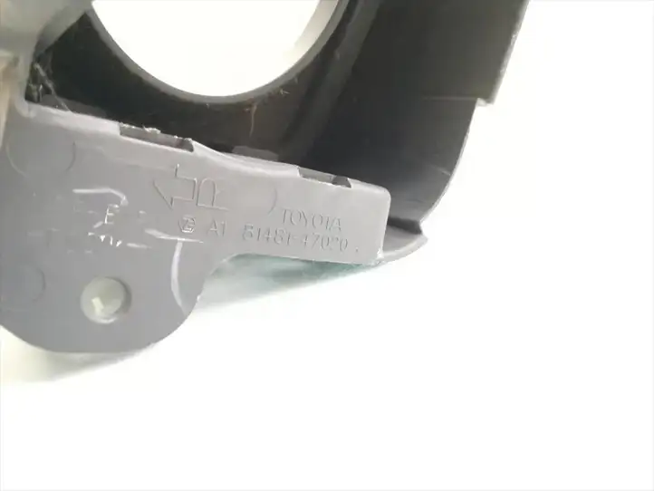 Toyota Prius (XW30) (2009 - 2015) 81481-47020 Решетка противотуманной фары — фото 5