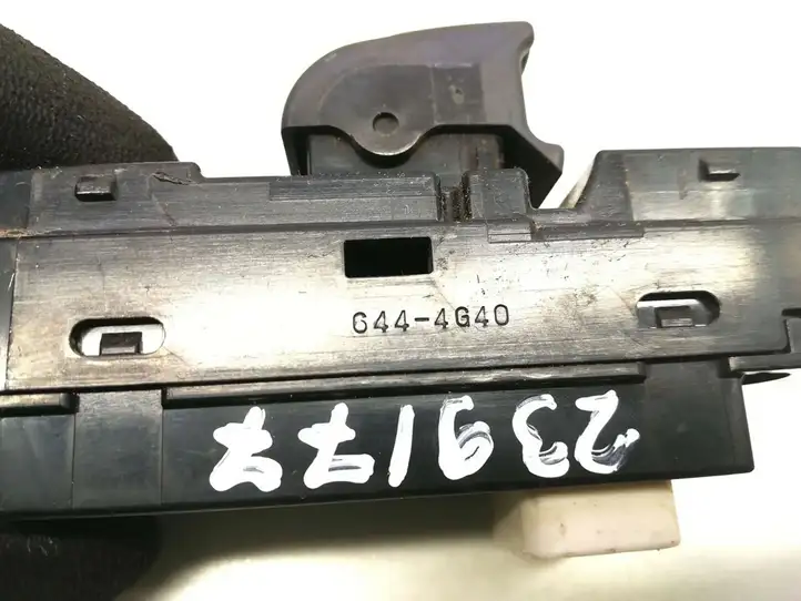 Isuzu Rodeo (1998 - 2004) 514644 Кнопка стеклоподъемников — фото 4