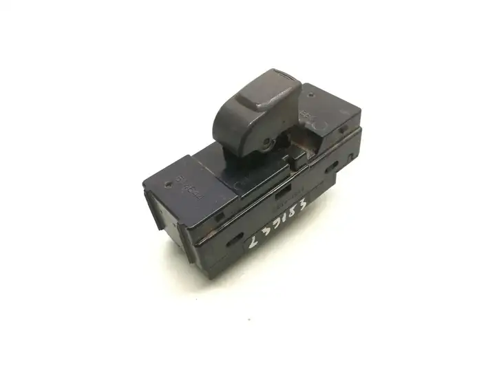 Isuzu Rodeo (1998 - 2004) 514644 Кнопка стеклоподъемников — фото 1