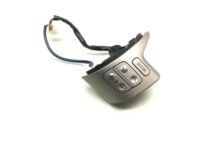 Toyota Auris 150 (2006 - 2012) 6N2G Кнопки на рулевом колесе — фото 2