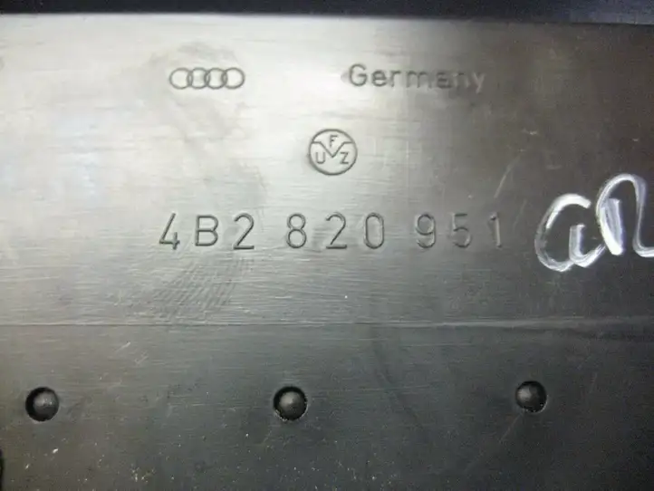 Audi A6 S6 C6 4F (2004 - 2008) 4B2820951 Задний воздушный дефлектор — фото 4