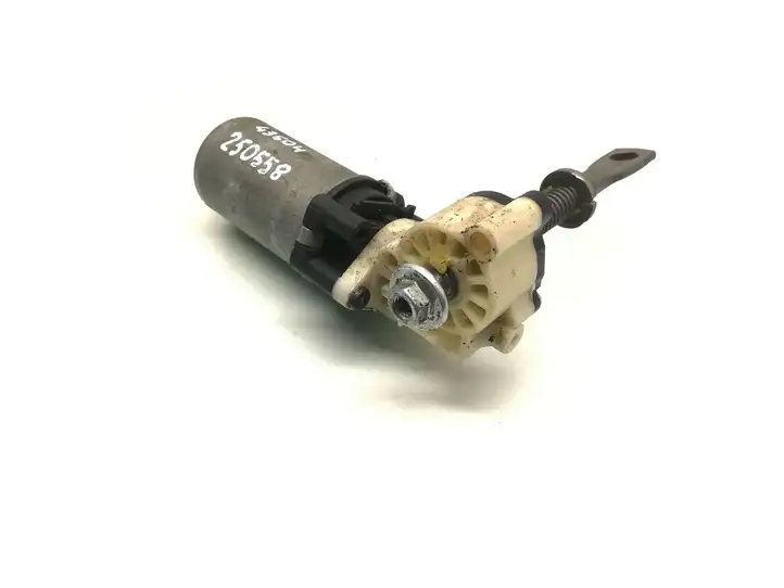 Toyota Land Cruiser (J120) (2002 - 2009) 85820-33020 Электродвигатель сиденья — фото 4