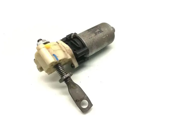 Toyota Land Cruiser (J120) (2002 - 2009) 85820-33020 Электродвигатель сиденья — фото 1