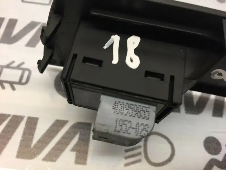 Audi A1 (2010 - 2014) 8X2959521 Кнопка стеклоподъемников — фото 4