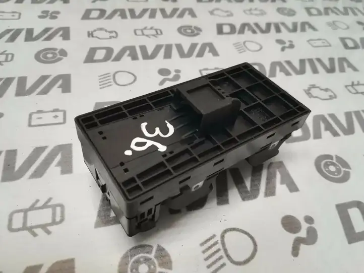 Audi Q3 8U (2011 - 2014) 8U0959851A Кнопка стеклоподъемников — фото 2