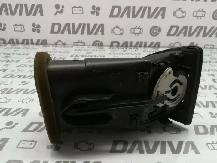 Opel Astra J (2009 - 2012) 13300542 Центральный воздушный дефлектор — фото 3