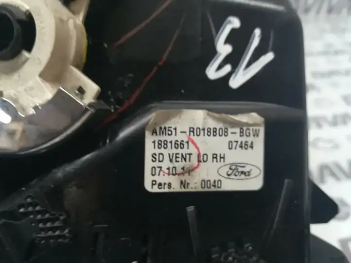 Ford C-MAX II (2015 - ) AM51-R018B08-BGW Боковой воздушный дефлектор — фото 4