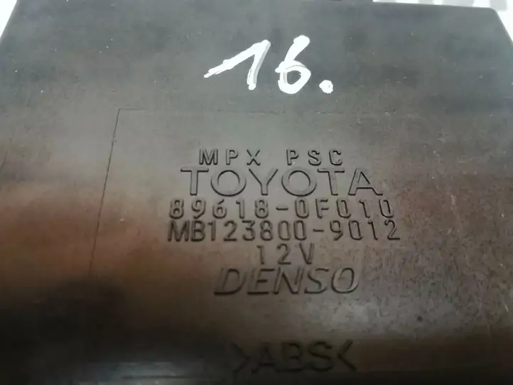 Toyota Corolla E120 E130 (2004 - 2007) 89618-0F010 Модуль комфорта — фото 3
