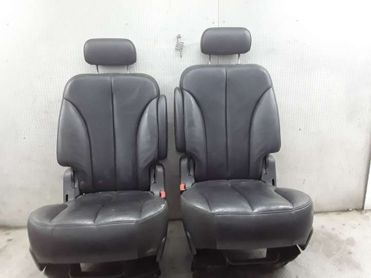 Chrysler Pacifica (2003 - 2008)   Комплект отделки дверей