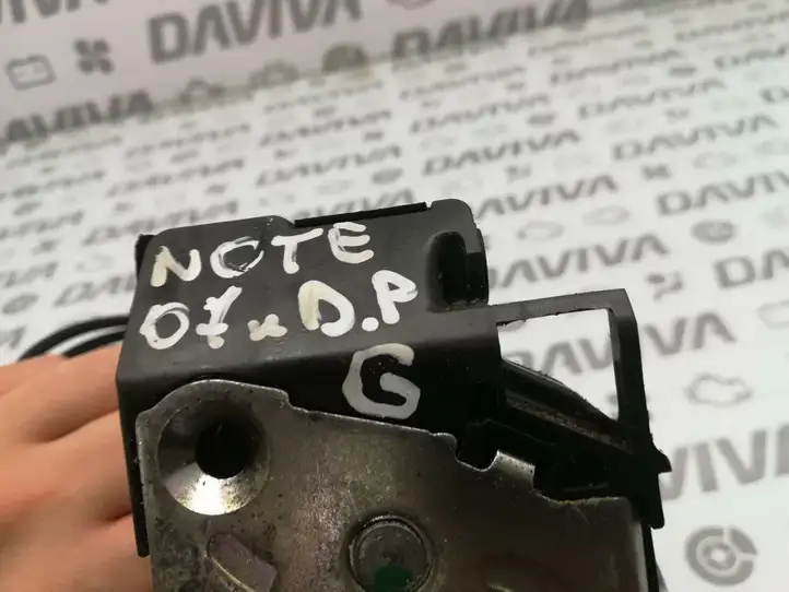 Nissan Note (E11) (2006 - 2014) Наружная ручка задней двери — фото 4