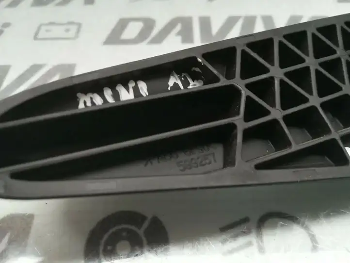 Mini One Cooper R50-53 (2000 - 2012) 599257 Обшивка рулевой колонки — фото 4