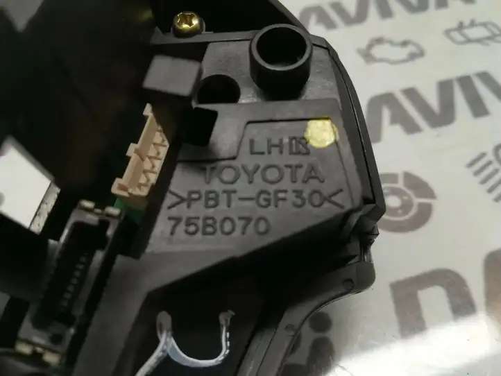 Toyota Avensis T250 (2003 - 2006) 75B070 Кнопки на рулевом колесе — фото 4