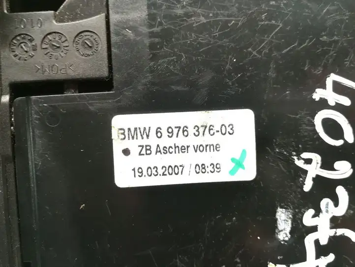 BMW 5 E60 E61 (2004 - 2010) 6976376 Передняя пепельница — фото 5