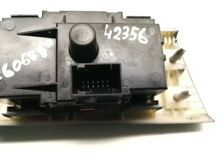 BMW 3 E90 E91 (2005 - 2012) 9169405 Включатель фонарей — фото 4
