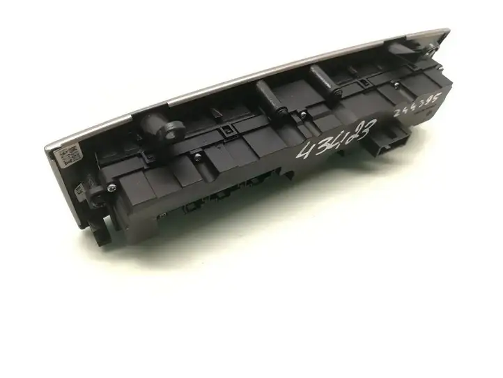Mercedes-Benz C W203 (2000 - 2007) 2038706710 Другие включатели / ручки/ переключатели — фото 3