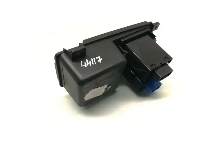 Honda CR-V (2009 - 2012) 83410-SWA-U10-M1 Включатель обогрева — фото 3