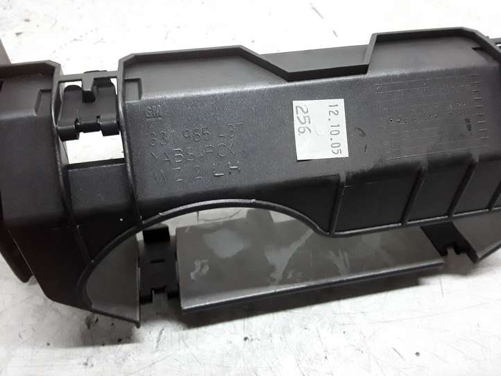 Opel Astra (2004 - 2009)  331985437 Отделочный щит панели (центральный)