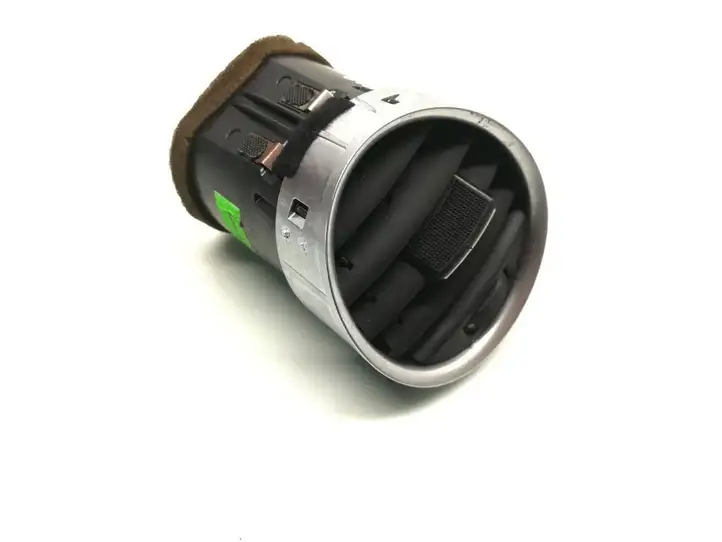 Audi A3/S3 8P (2003 - 2005) 8H0820901D Боковой воздушный дефлектор — фото 1
