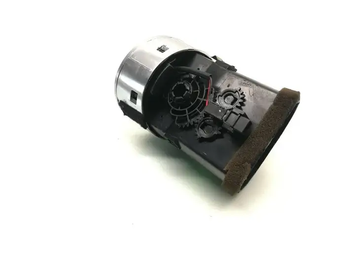 Audi A3/S3 8P (2003 - 2005) 8H0820901D Боковой воздушный дефлектор — фото 3