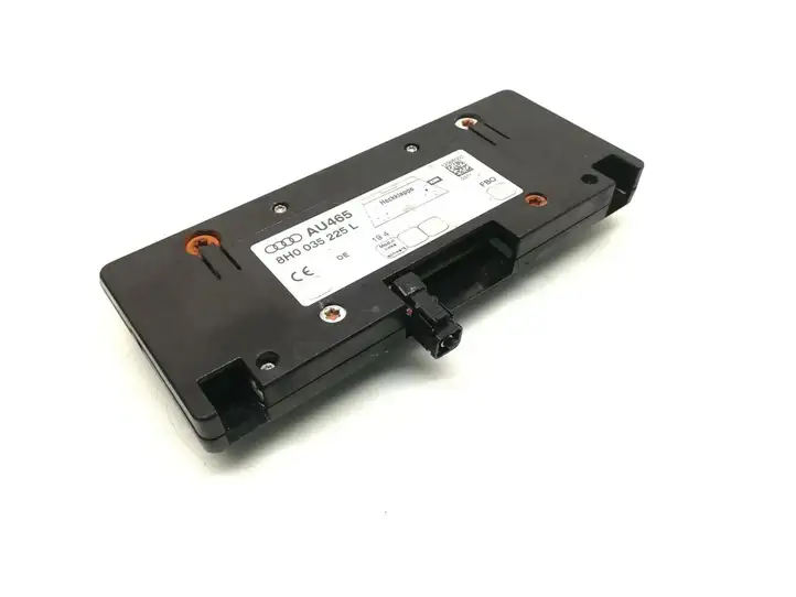 Audi A3/S3 8P (2003 - 2005) 8H0035225L Усилитель антенны — фото 1