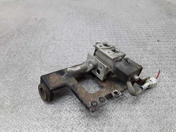 Toyota Avensis T250 (2003 - 2006)  4433100890 Клапан расширительный