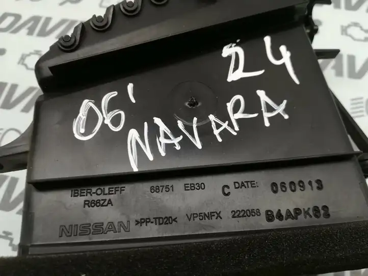 Nissan Navara D40 (2004 - 2015) 68751-EB30C Боковой воздушный дефлектор — фото 4