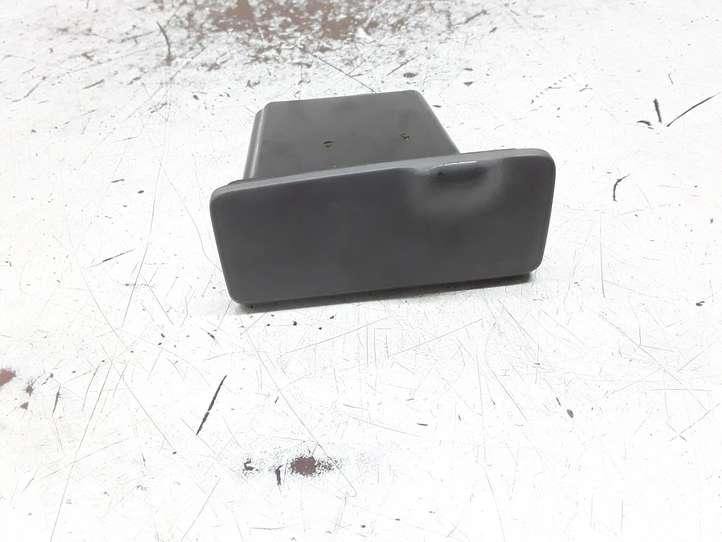 Toyota Avensis Verso (2001 - 2004)  7413248010 Пепельница двери