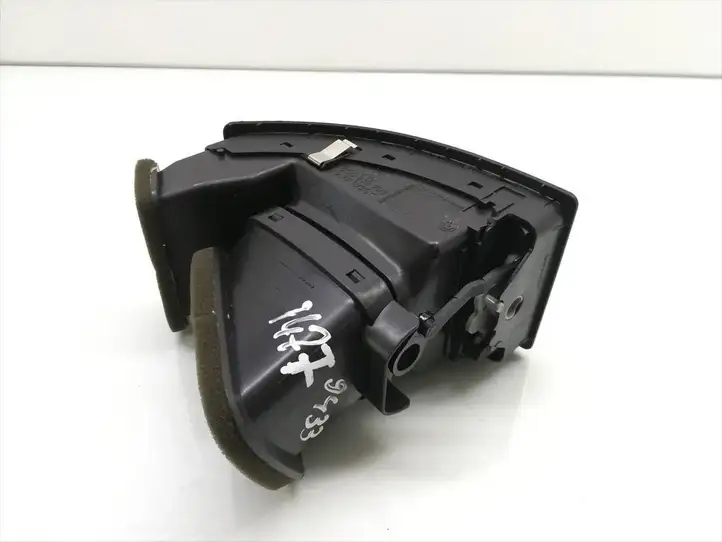 Volkswagen Polo (2001 - 2005) 6Q0819703 Боковой воздушный дефлектор — фото 3