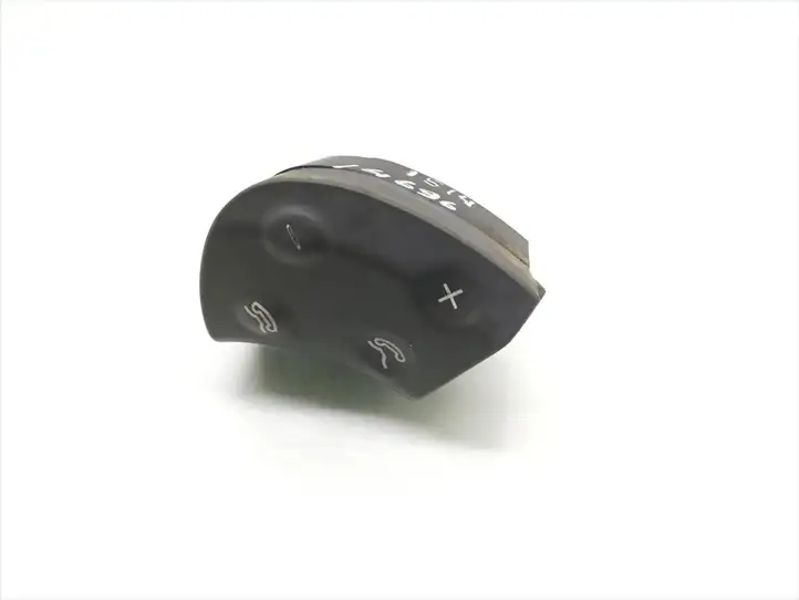 Mercedes-Benz C W203 (2000 - 2007) A2038210979 Кнопки на рулевом колесе — фото 1