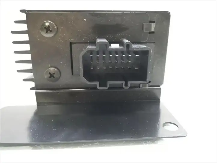 Audi A4 S4 B6 8E 8H (2000 - 2006) 8H0035223 Усилитель звука — фото 2
