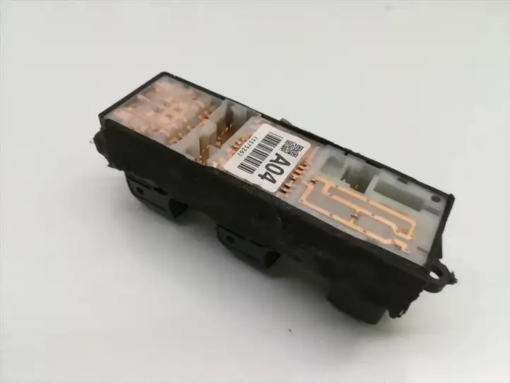 Subaru Outback (2007 - 2009) Кнопка стеклоподъемников — фото 4