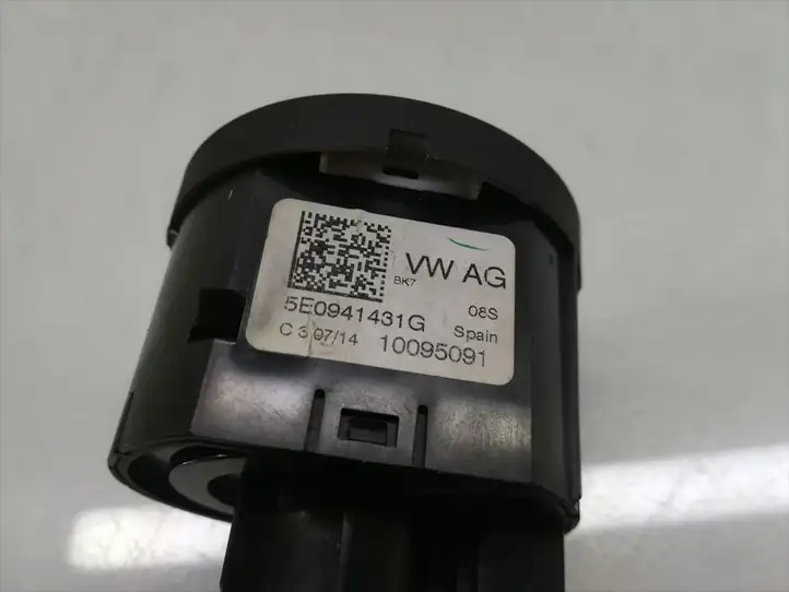 Skoda Octavia Mk3 (5E) (2013 - 2019) 5E0941431G Включатель фонарей — фото 5