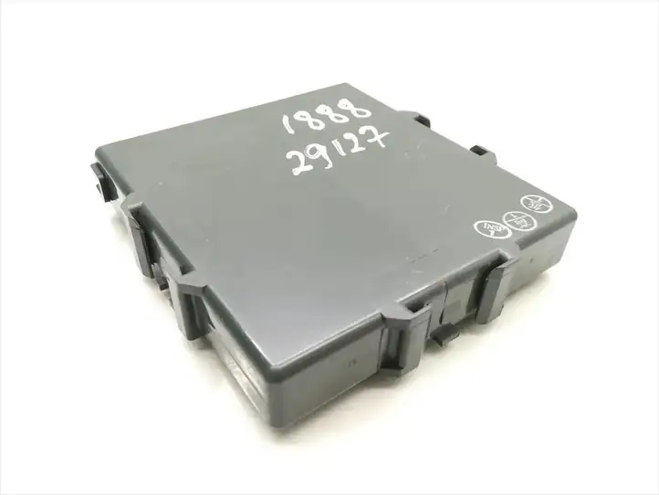 Lexus IS 220D-250-350 (2005 - 2010) 89670-53040 Блок управления парктрониками — фото 3