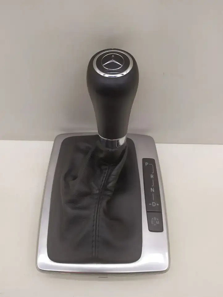 Mercedes-Benz E C207 W207 (2009 - 2017) A2072670510 Ручка КПП — фото 1