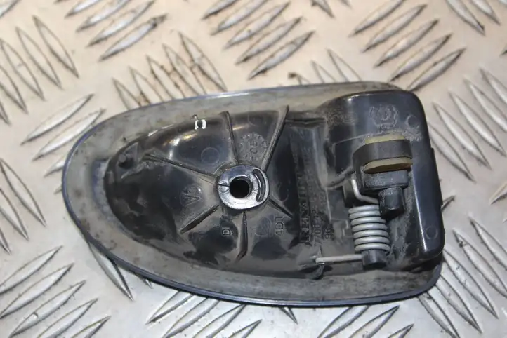 Renault Clio II (1998 - 2001) 7700423888 Внутренняя ручка двери — фото 4