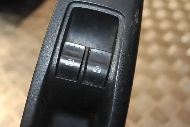 Renault Clio II (1998 - 2001) 8200084003 Блок кнопок стеклоподъемников — фото 4