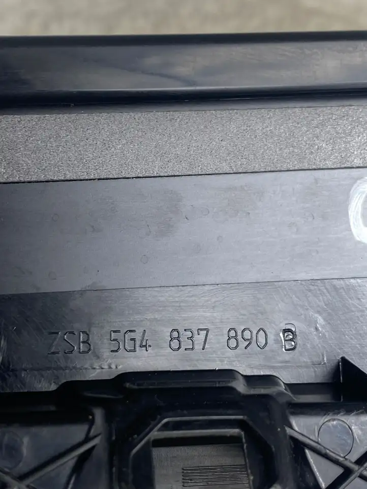 Volkswagen Golf VII (2013 - 2019) 5G4837890B Накладка стекла передней двери — фото 5