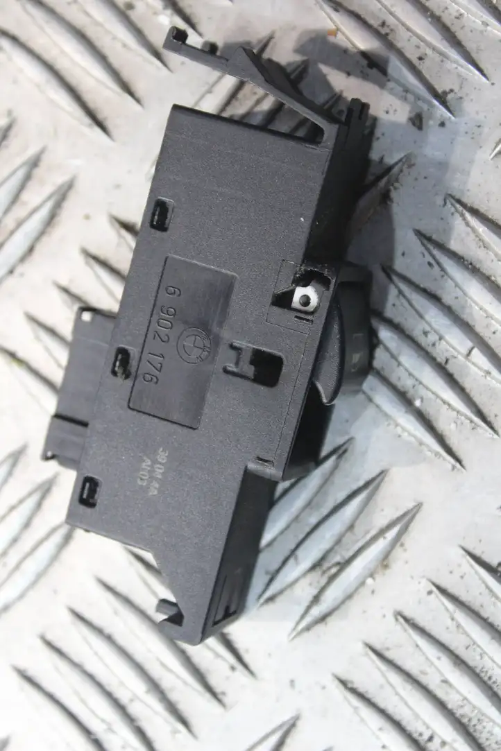 BMW 3 E46 (1998 - 2005) 6902176 Кнопка стеклоподъемников — фото 2