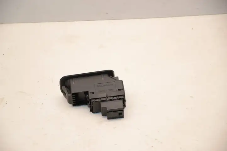 Volkswagen e-Golf (2013 - 2016) 5G0959855H Кнопка стеклоподъемников — фото 2