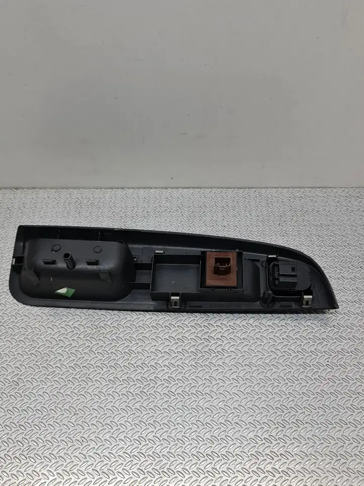Volkswagen Golf V (2003 - 2009) 1K3868049C Блок кнопок стеклоподъемников — фото 3