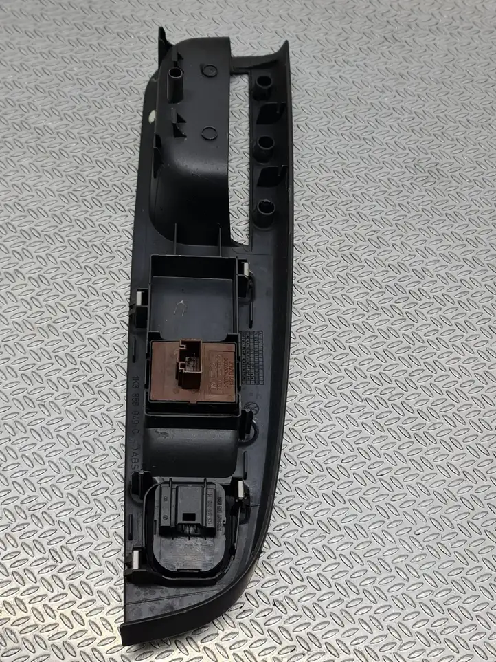 Volkswagen Golf V (2003 - 2009) 1K3868049C Блок кнопок стеклоподъемников — фото 4