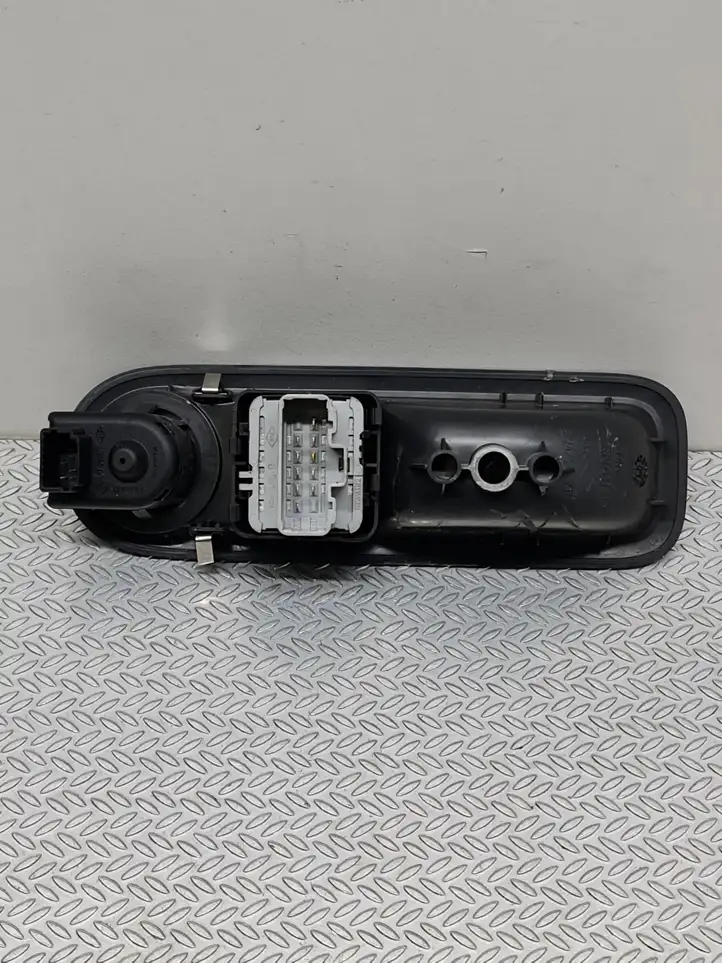 Renault Clio III (2005 - 2012) 254009494R Блок кнопок стеклоподъемников — фото 3