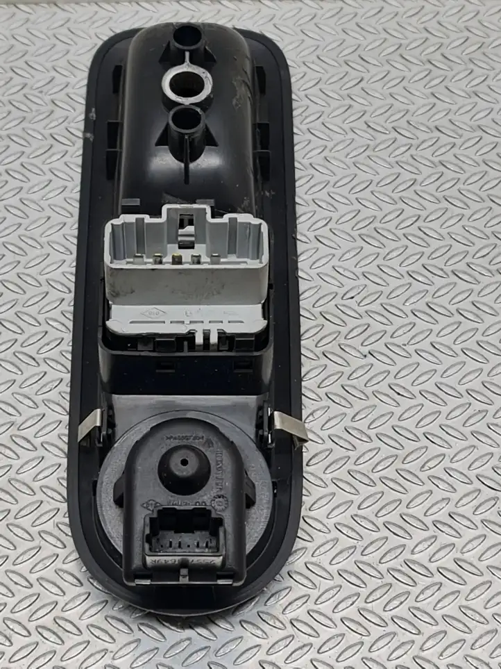Renault Clio III (2005 - 2012) 254009494R Блок кнопок стеклоподъемников — фото 4